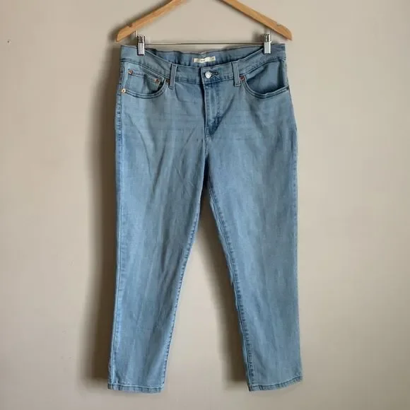Levi’s Jeans Size 31 Boyfriend Womens Used Light Wash Blue - Picture 2 of 9